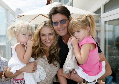 Charlie Sheen, his wife and babies